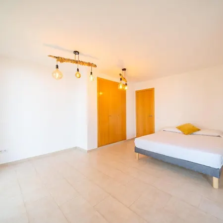 Illa Villa *