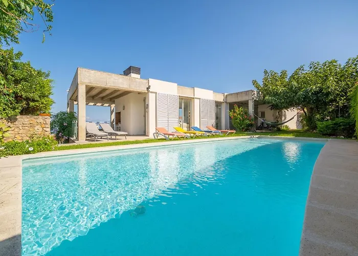 Illa Villa *
