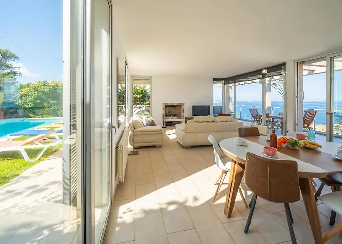 Illa Villa