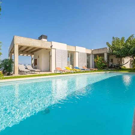 Illa Villa *