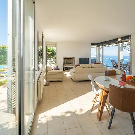 Illa Villa